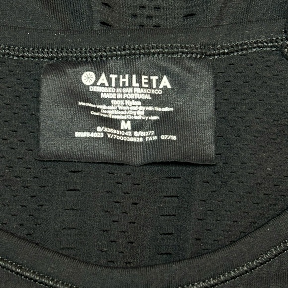 Athleta Foothill Black Size Medium Perforated Short Sleeve T-Shirt Workout Top M - Picture 7 of 9